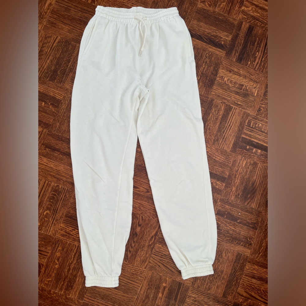COPY - h&m cream sweatpants XS